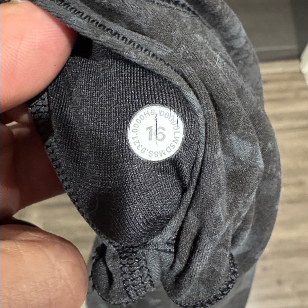 Pre Owned Lululemon Black Patterned Leggings And … - image 4